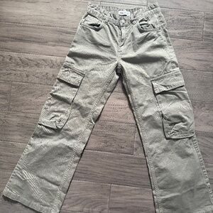 Zara Army Green Cargo Pants - Size 0